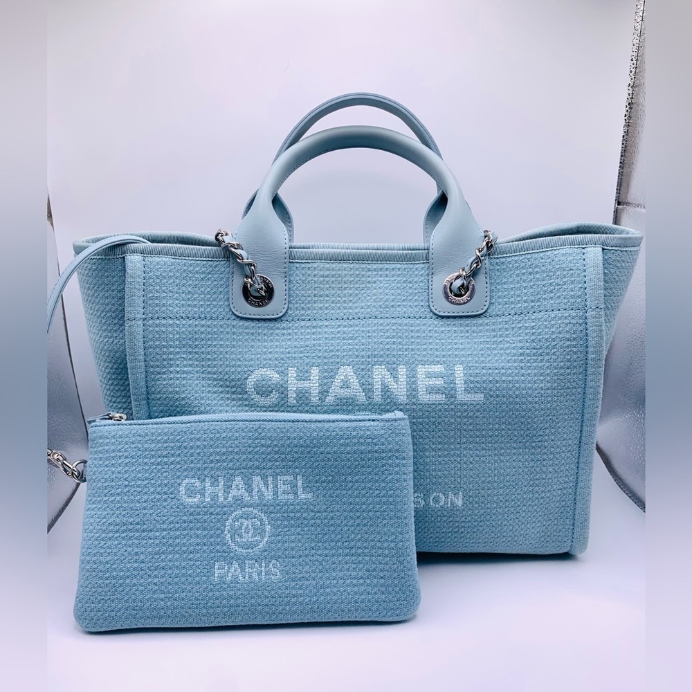 Chanel 2022 Small Deauville Tote w/ Pouch 💙